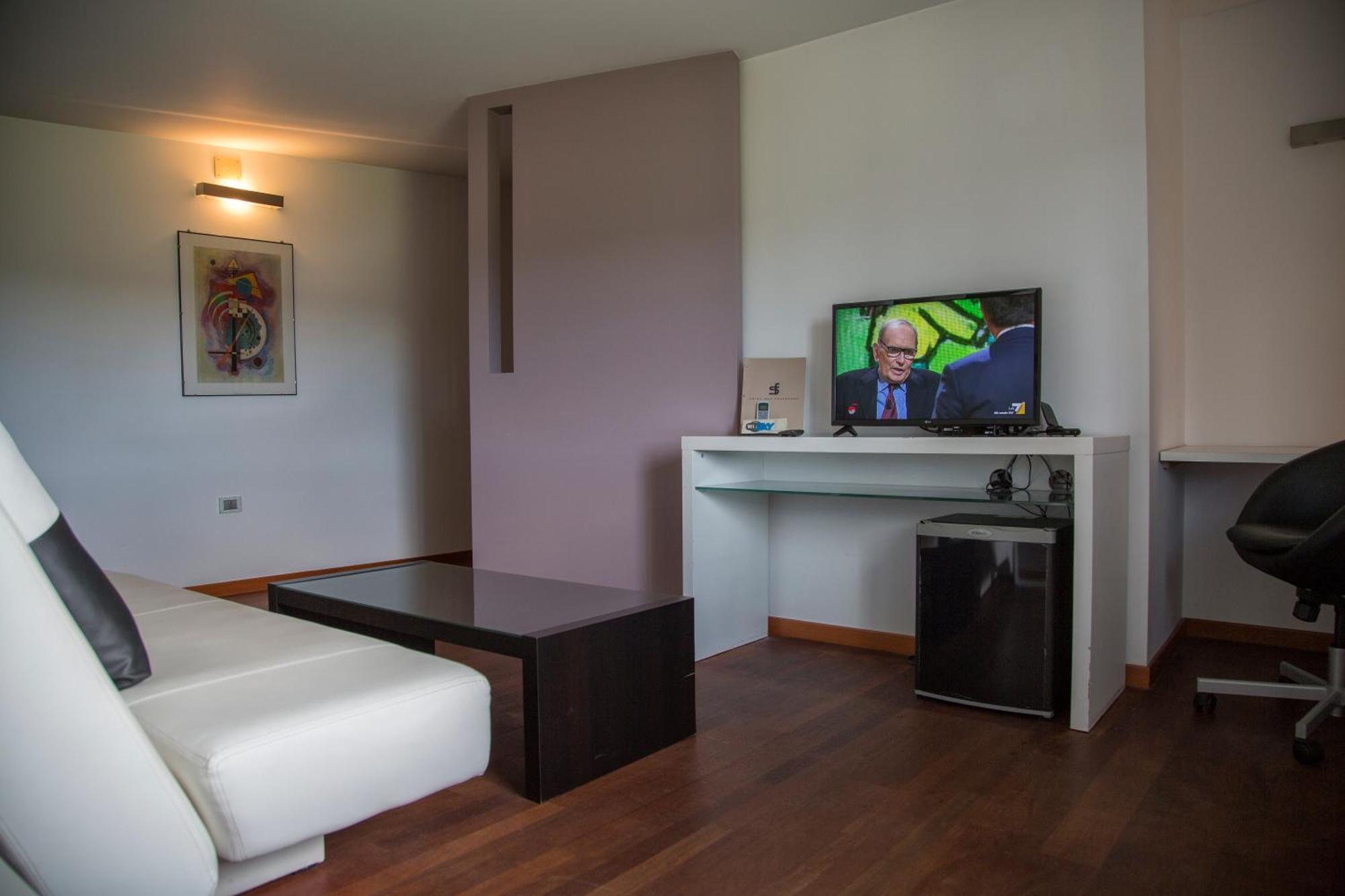 Hotel San Francesco Borgomanero Kültér fotó