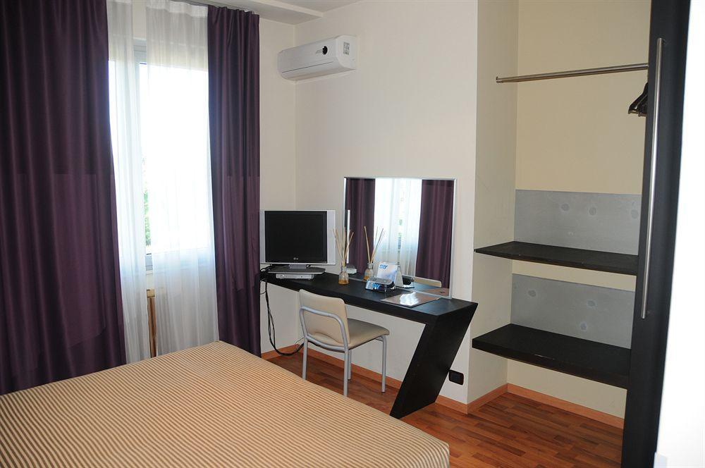 Hotel San Francesco Borgomanero Kültér fotó